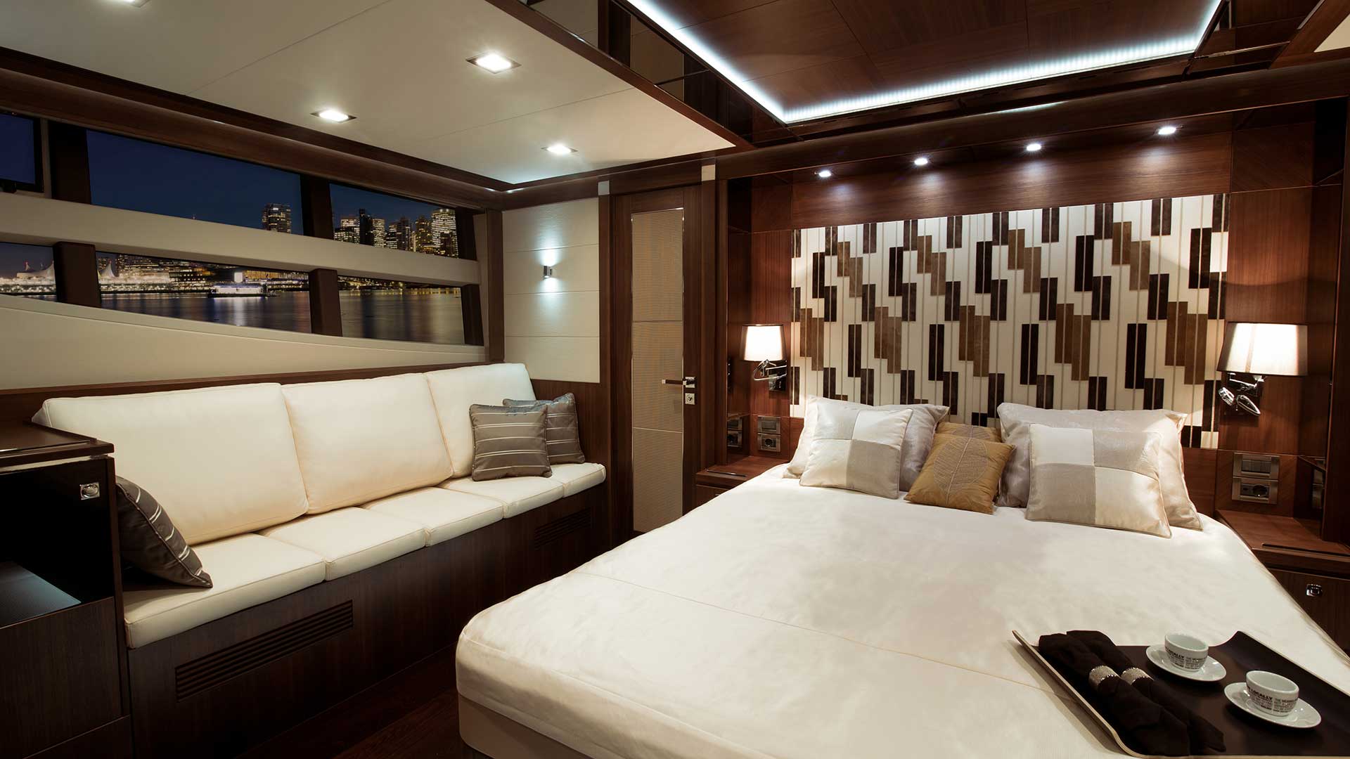 Galleon 80 ft. yacht rental Dubai