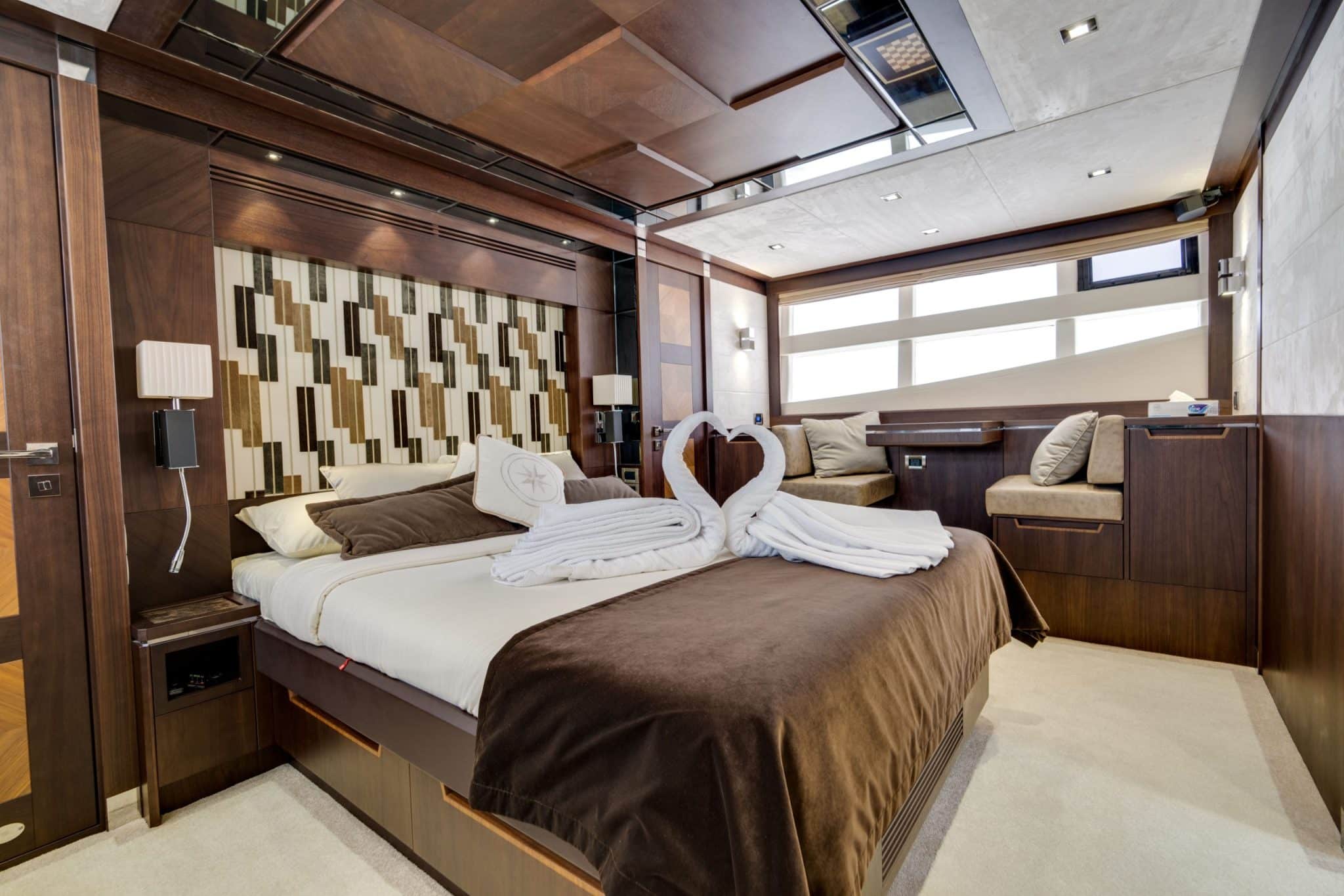 Galeon 80Ft yacht booking Dubai