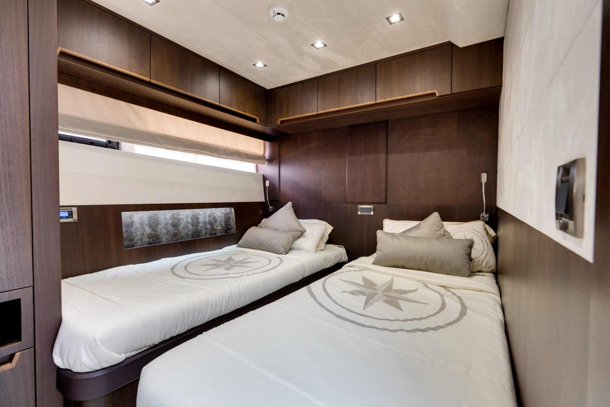 Galeon 80Ft yacht hire Dubai