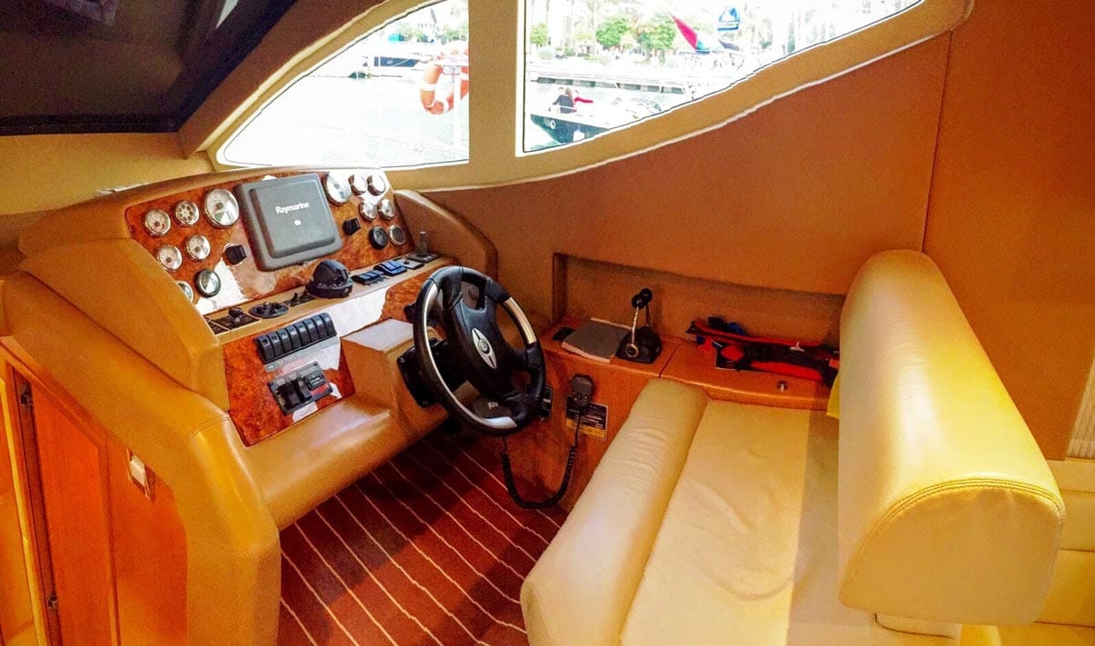 Majesty 44 Ft yacht rental Dubai
