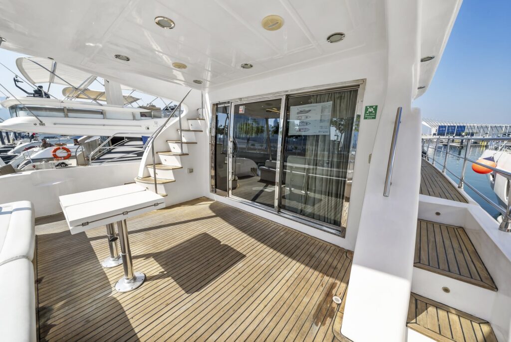 AL SHALI 75 FT Yacht Rental Dubai