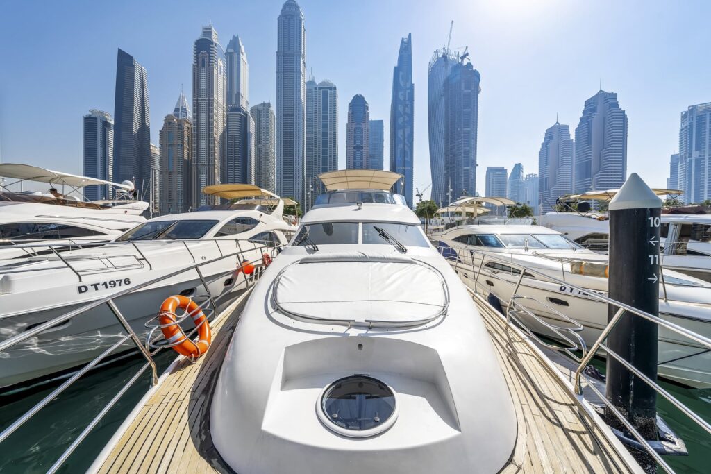 Rent a Yacht Al Shali 75Ft