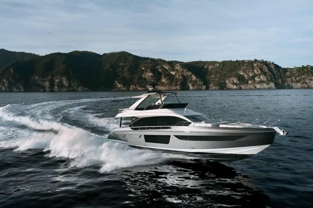 Azimut Fly68 Yacht Rental dubai